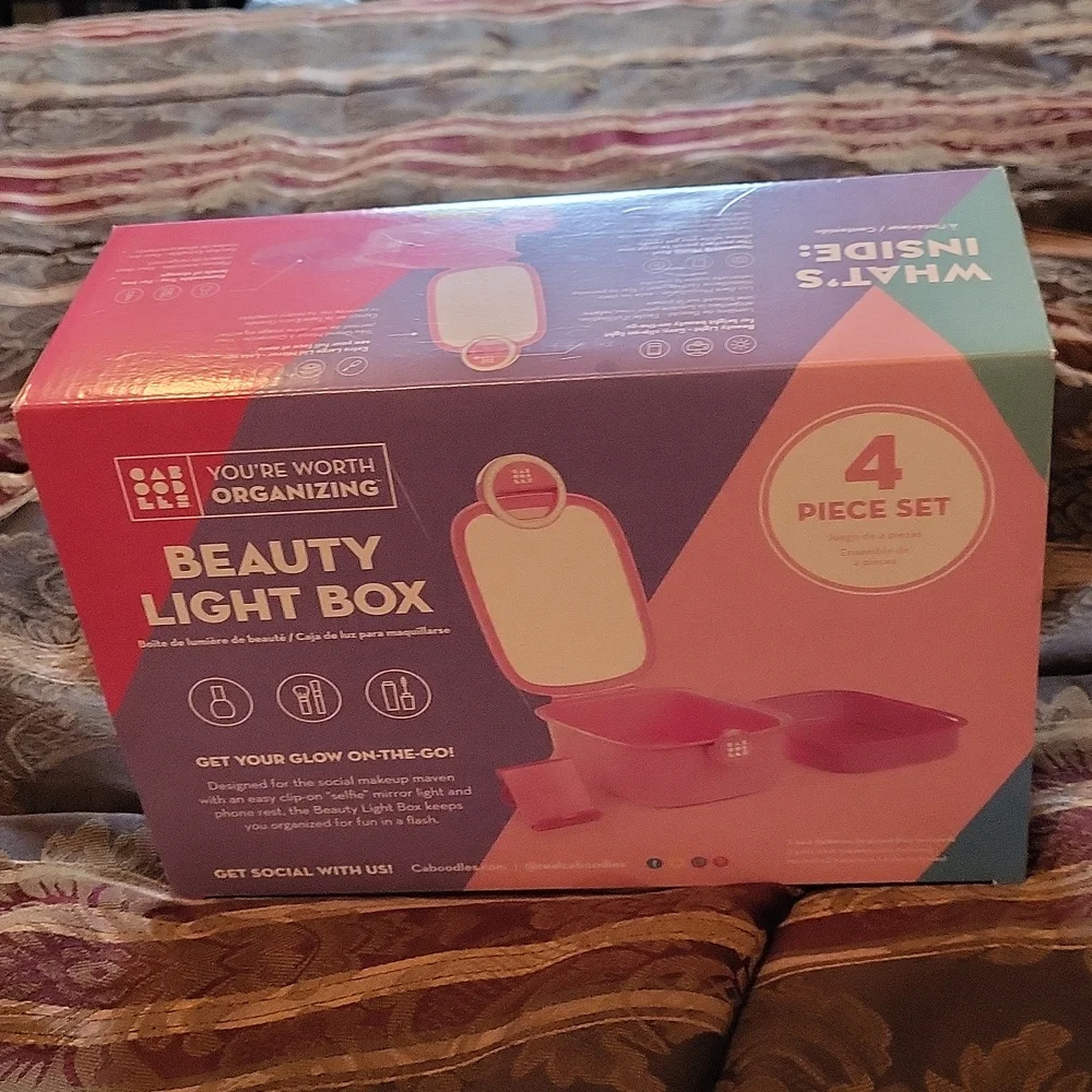 Caboodle beauty light box pink boxed tagged new firm
